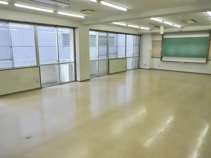 【飯田橋駅2分】撮影やイベントに最適な学校跡地のレンタルスペース（2Fフロア貸し）の画像2