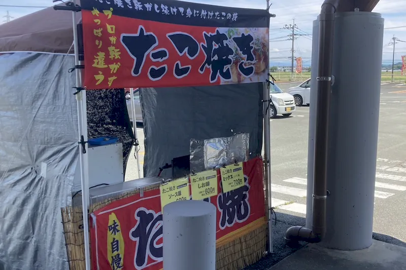 【ダイナム山鹿店ゆったり館｜割引キャンペーン実施中】キッチンカー出店やプロモーションイベントに最適なアミューズメント施設のイベントスペース (めん六や側)