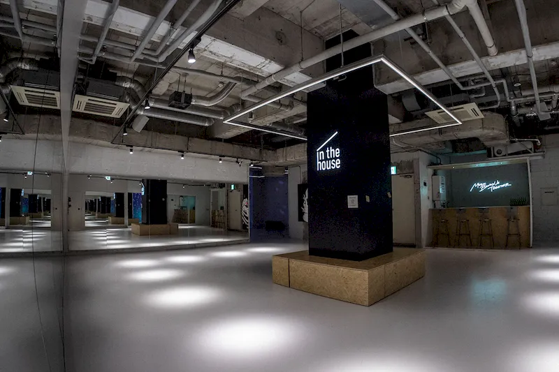 【西早稲田駅0分】展示会や各種イベントに最適な洗練された地下のイベントスペース(全館貸切)