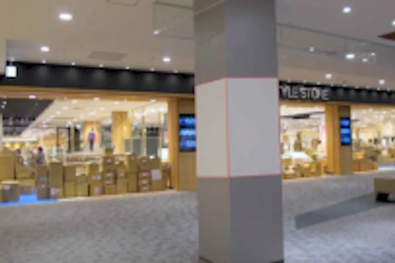 【イオンモール名古屋茶屋】モール内広告 柱巻き