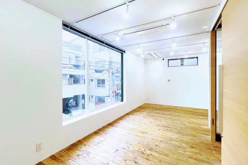 【表参道4分】白壁ギャラリー｜展示会・POPUP・受注販売・撮影に最適｜裏参道工房WHITE