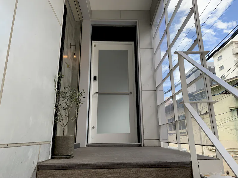 【赤坂駅3分】ポップアップストアや物販・展示会に適した白壁、自然光が入る天神・大名エリアのスペースの画像2