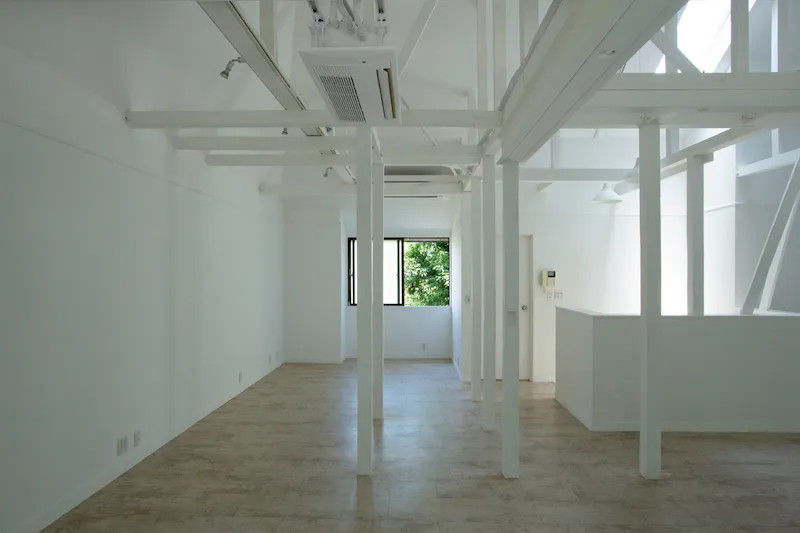 【代々木上原駅5分 / 一軒家 】アパレル展示会、PRイベントに最適な、白を基調とした一棟貸し路面イベントスペース