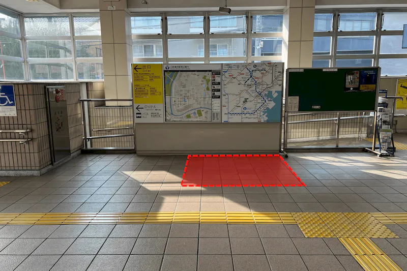 【横浜市営地下鉄ブルーライン北新横浜駅｜割引キャンペーン実施中】各種プロモーションやサンプリングに最適な改札外正面のイベントスペース