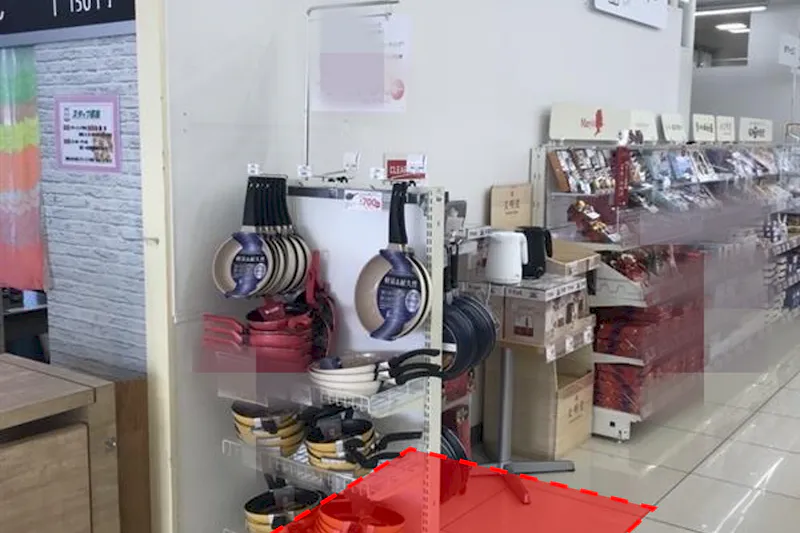 【西友　駒ヶ根店】サッカー台後方　プロモーション用途や物販、食物販のポップアップストアに最適なスーパー店内催事イベントスペース