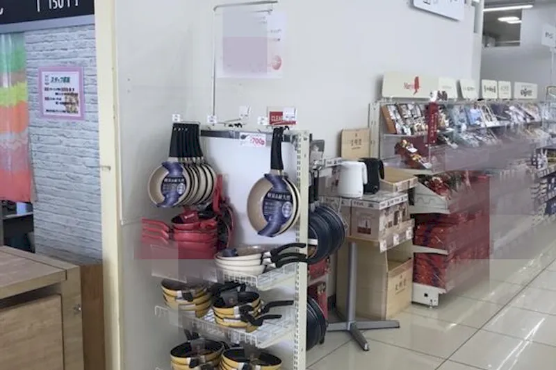 【西友　駒ヶ根店】サッカー台後方　プロモーション用途や物販、食物販のポップアップストアに最適なスーパー店内催事イベントスペース