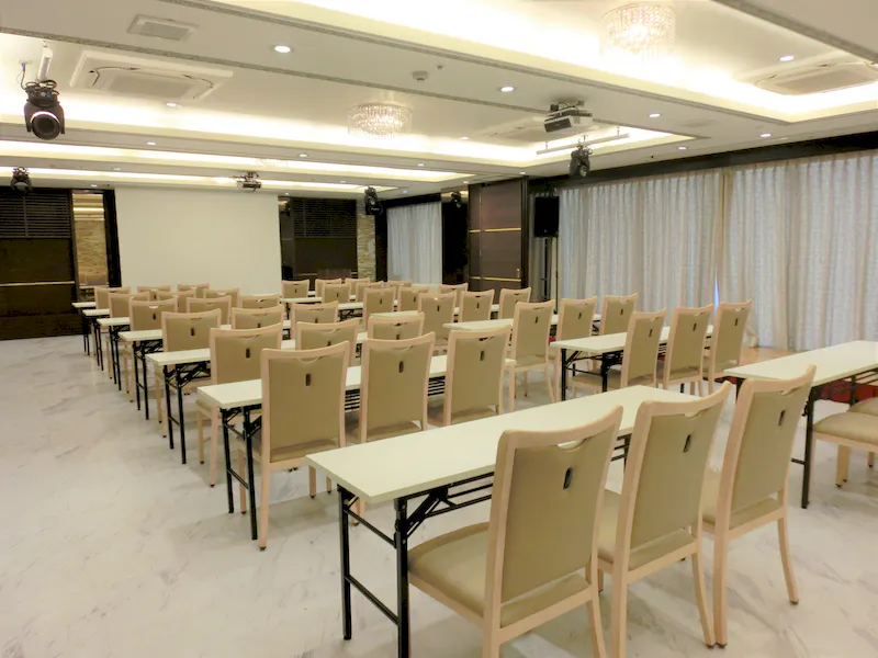 会議や社員総会に最適なスペースです