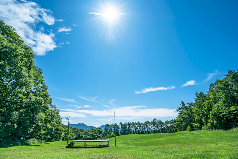 【山梨県北杜市清里高原エリア】オフサイトミーティングやキャンプ系ワークショップ、ロケや撮影会等の撮影用途に最適なキャンプ場内ロッジの1棟貸しスペース