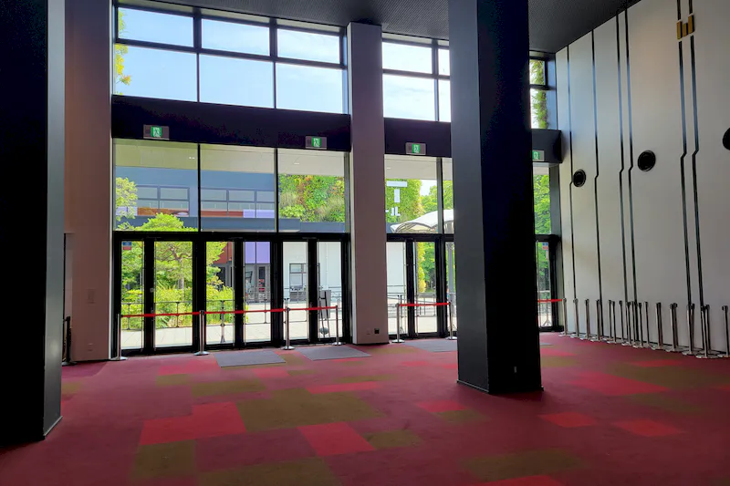 【森ノ宮駅5分／クールジャパンパーク大阪】販促プロモーションや展示会に最適な大ホールのロビースペース※ロビーのみ貸し出し