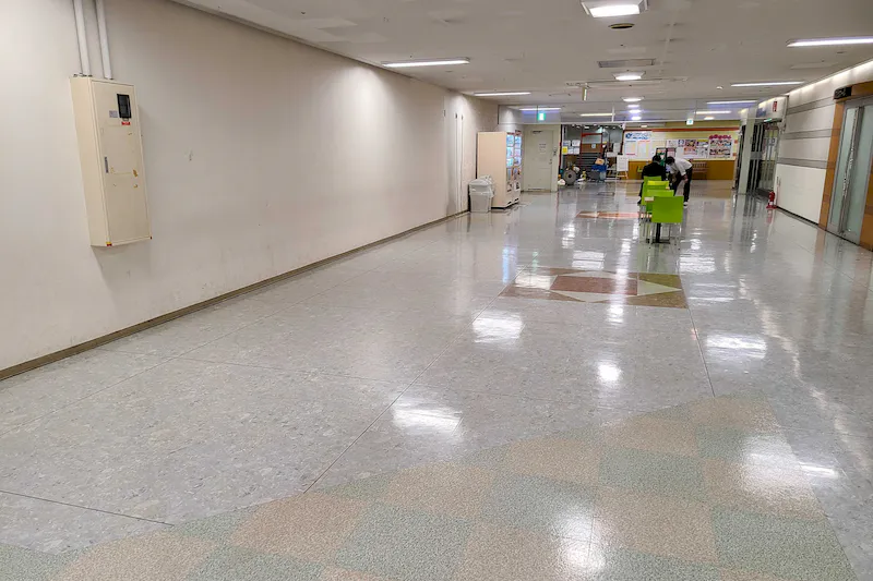 【イオン稲毛店】ポップアップストアやプロモーションに適した地域密着型の商業施設4F文化ホール前のイベントスペース