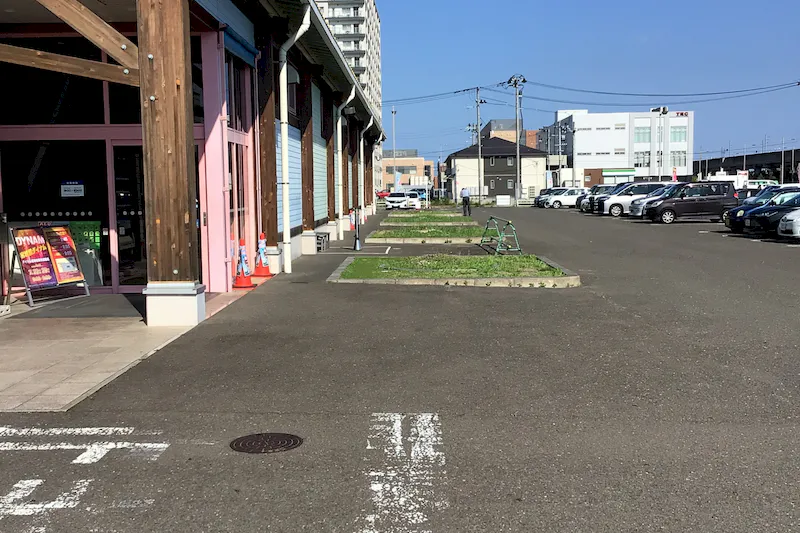 【ダイナム宮城名取美田園店ゆったり館｜割引キャンペーン実施中】キッチンカーやプロモーションに最適なアミューズメント施設のイベントスペース(店舗駐車場）