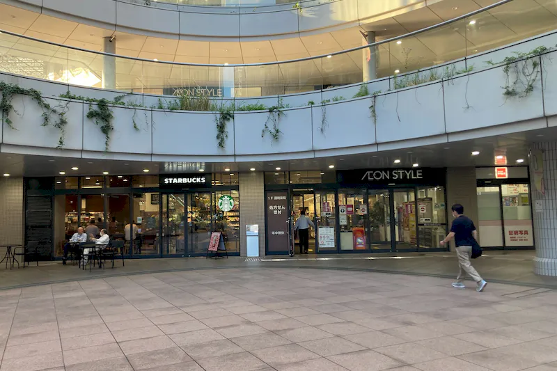 【イオンスタイル品川シーサイド】食物販や出張販売に利用可能な1F中央入口風除室イベントスペース