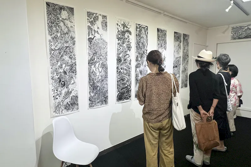 【赤坂見附駅5分】赤坂・元赤坂エリア。各種撮影、展示会や個展、教室、ワークショップに適した豊川稲荷東京別院隣接の路面ギャラリースペース