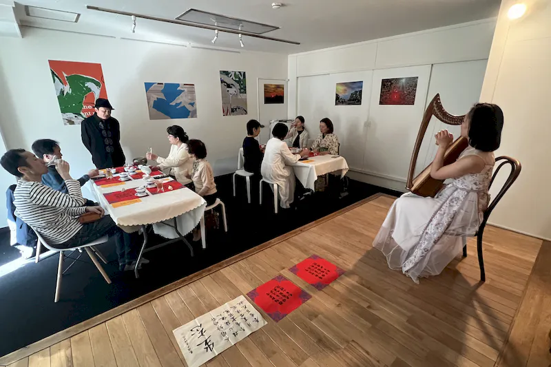 【赤坂見附駅5分】赤坂・元赤坂エリア。各種撮影、展示会や個展、教室、ワークショップに適した豊川稲荷東京別院隣接の路面ギャラリースペース