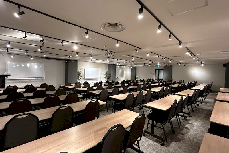 【新宿三丁目駅3分】展示会や会議に最適な駅チカで落ち着いた雰囲気のレンタルスペース
