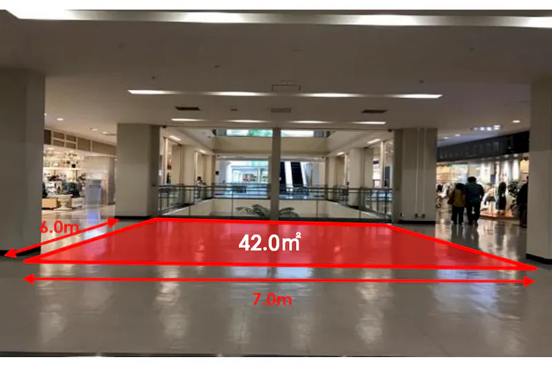 【ららぽーとTOKYO-BAY】南館2F　南Cエスカレーター下(東側)