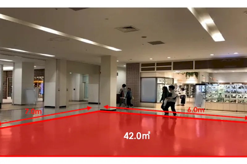 【ららぽーとTOKYO-BAY】南館2F　南Cエスカレーター下(東側)