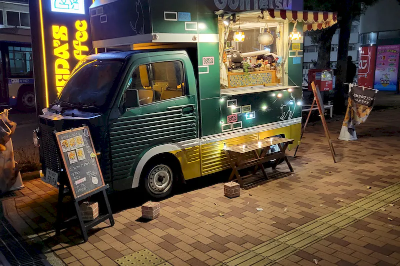 【イオン駒岡店】キッチンカーの出店が可能な複合商業施設屋外イベントスペース