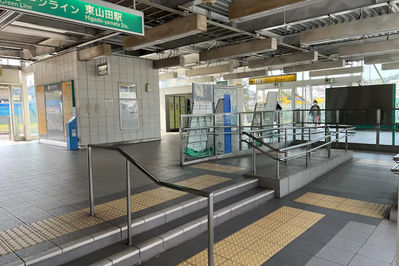 【横浜市営地下鉄グリーンライン東山田駅｜割引キャンペーン実施中】各種プロモーションや物販、食物販のポップアップストアに最適な改札外正面のイベントスペース