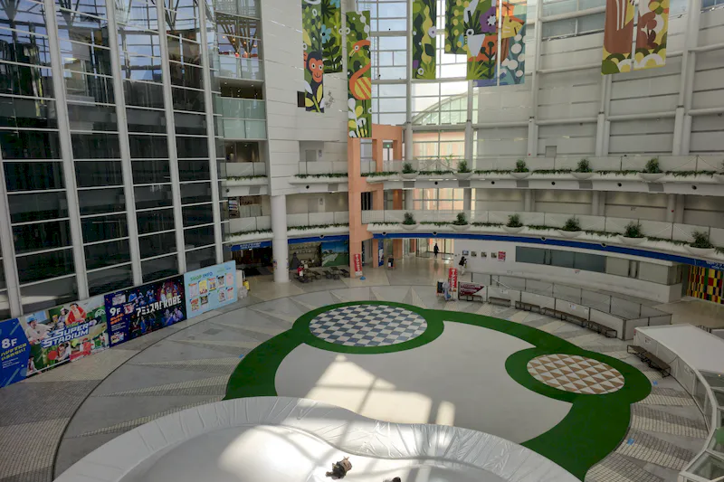 【ROKKO i PARK／アイランドセンター駅直結】商業施設3Fにある広場スペース｜物販やプロモーション催事に最適