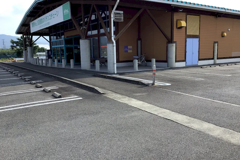 【ダイナム徳島板野店ゆったり館｜割引キャンペーン実施中】キッチンカーやプロモーションに最適なアミューズメント施設のイベントスペース