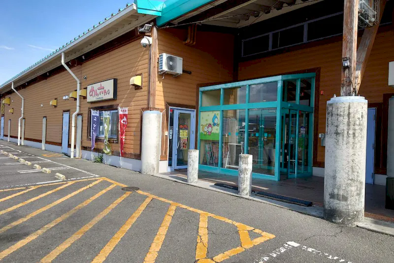 【ダイナム宮崎小林店ゆったり館｜割引キャンペーン実施中】キッチンカー出店やプロモーションイベントに最適なアミューズメント施設のイベントスペース