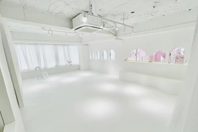 【堺筋本町駅2分】ポップ・シンプル・ナチュラルと3つの空間を完備した撮影スタジオ／レンタルスペース