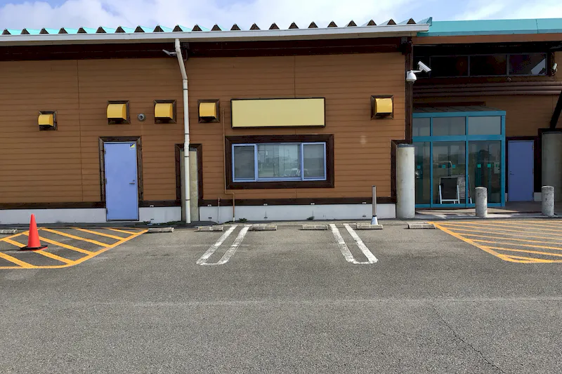 【ダイナム徳島板野店ゆったり館｜割引キャンペーン実施中】キッチンカーやプロモーションに最適なアミューズメント施設のイベントスペース