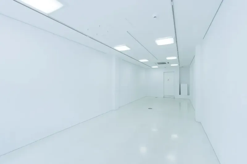 【赤坂駅4分】展示会やポップアップストアに最適な白を基調とした視認性抜群の路面スペース