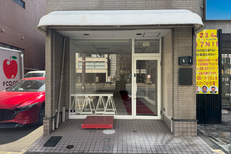 【赤坂駅4分】展示会やポップアップストアに最適な白を基調とした視認性抜群の路面スペース