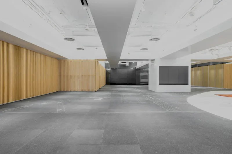 【銀座駅4分】数寄屋橋交差点すぐの路面にあるプロモーションに最適なレンタルスペース