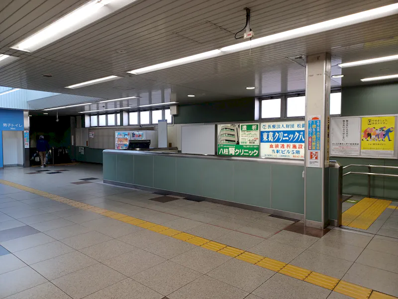 【八柱駅】（改札内）食物販やポップアップストアに最適な人の流動が多い改札前コンコースの画像2