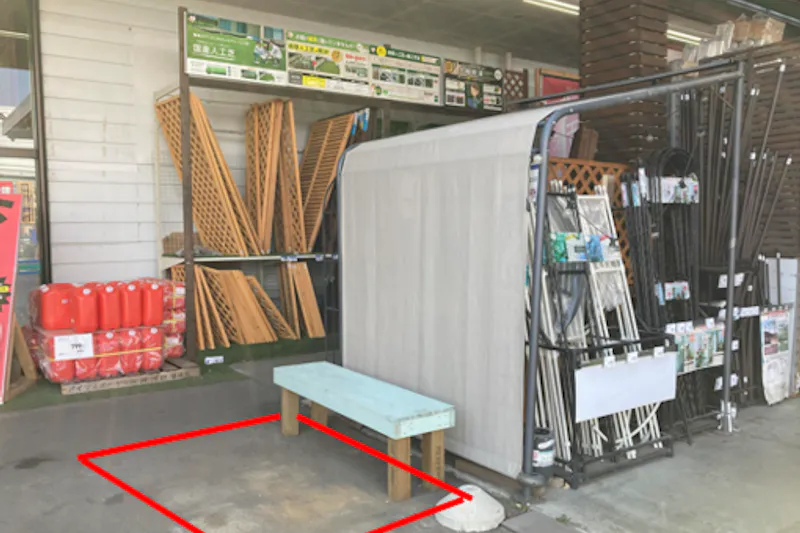 【ダイシン幸町店】店内入口軒下　プロモーションや物販に最適な店内入口軒下の催事イベントスペースの画像