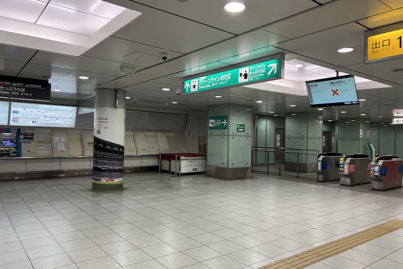 【横浜市営地下鉄グリーンライン日吉駅】各種プロモーションやサンプリングに最適な人通りの多い改札外イベントスペース