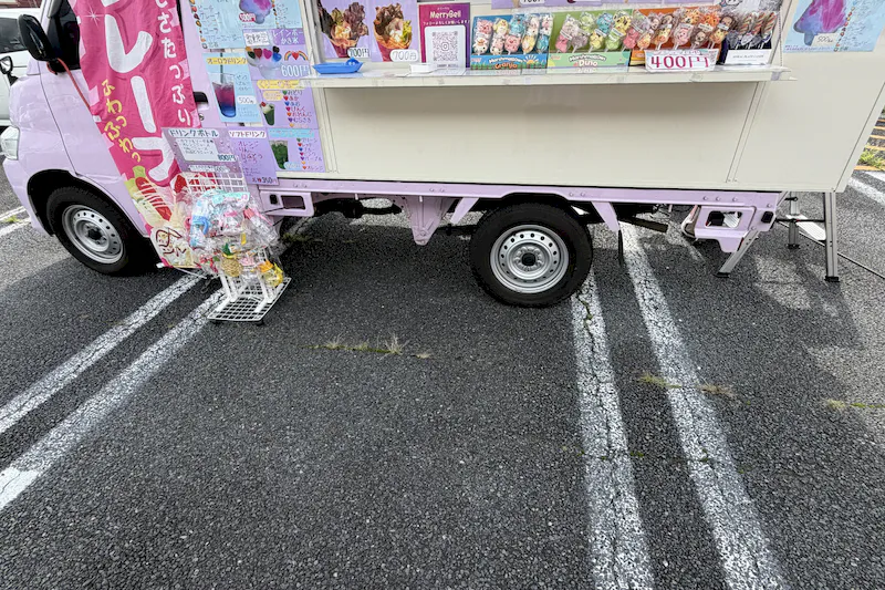 【ダイナム群馬安中店｜割引キャンペーン実施中】キッチンカー出店やプロモーションイベントに最適なアミューズメント施設のイベントスペース（②店舗正面出入口前右側）