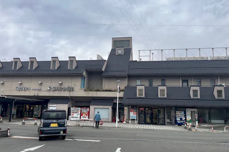 【ベルシャイン伊那店】キッチンカー出店やプロモーション催事に最適な南側出入口横の屋外スペース