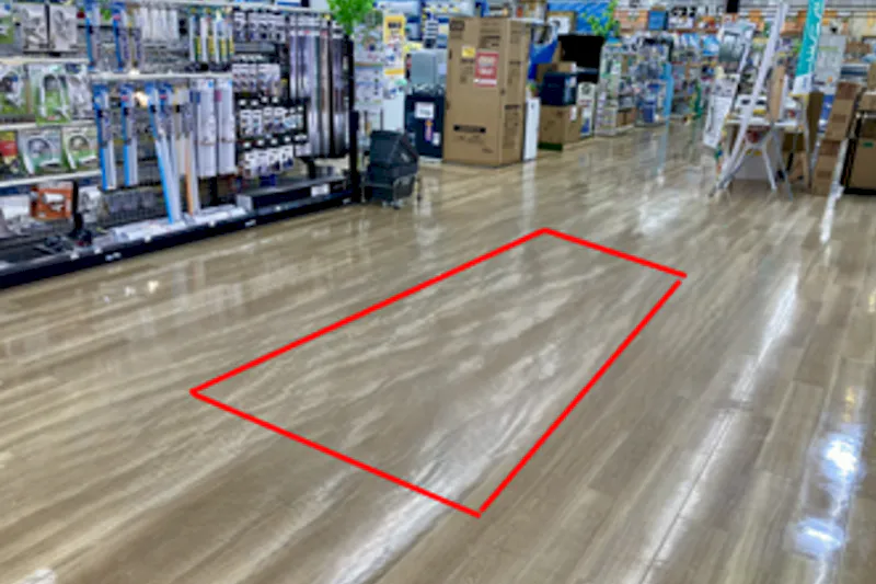 【ダイシン亘理店】店内後方照明売場前　プロモーションや物販に最適なホームセンター内の催事イベントスペース