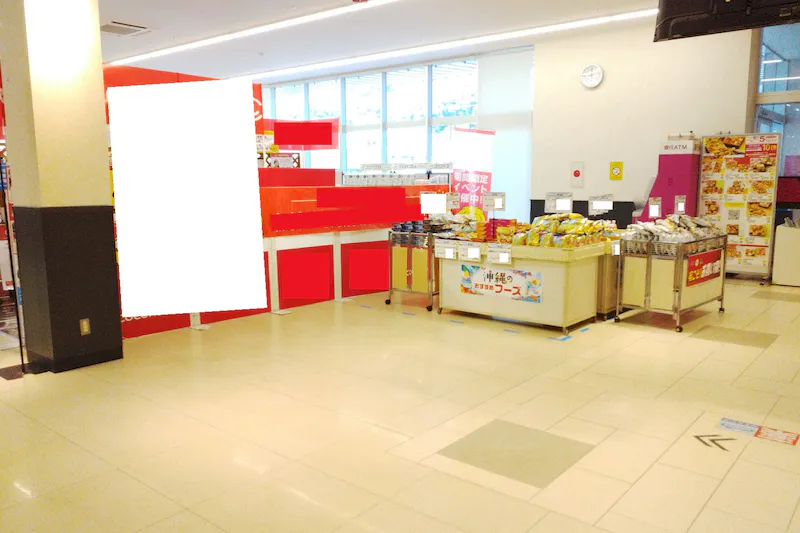 【イオンなかま店（福岡県）】食品レジ横催事場　B区画　催事スペース