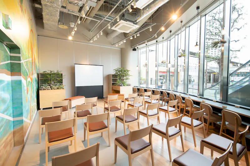 【小岩駅1分】最大60名収容・自然光が入る路面1Fのイベントスペース「KOITTO TERRACE」