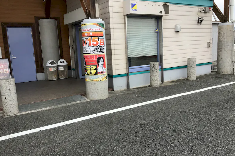 【ダイナム熊本八代北店ゆったり館｜割引キャンペーン実施中】キッチンカー出店やプロモーションイベントに最適なアミューズメント施設のイベントスペース（めん六や前）