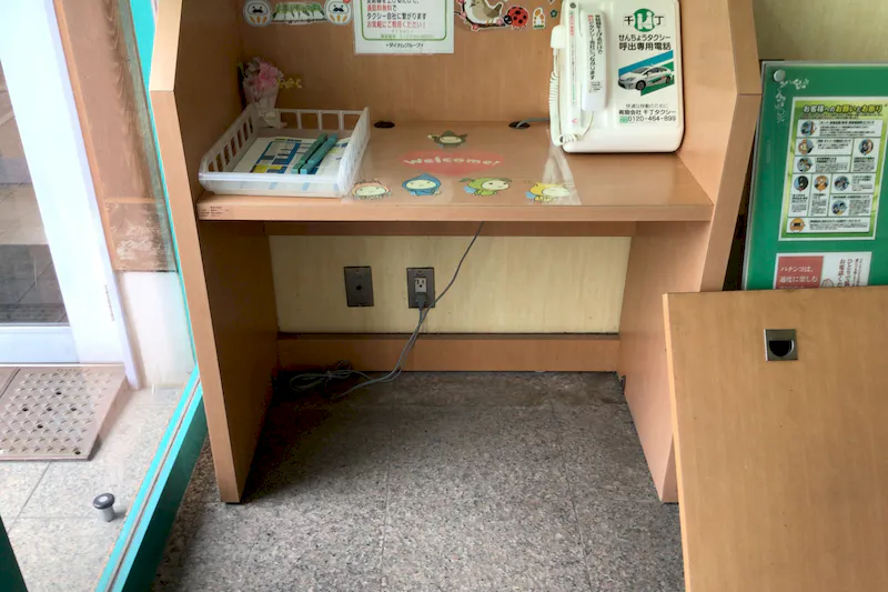 【ダイナム熊本八代北店ゆったり館｜割引キャンペーン実施中】キッチンカー出店やプロモーションイベントに最適なアミューズメント施設のイベントスペース（めん六や前）