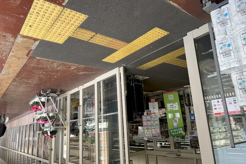 【西友　阿久和店】＜料金改定：お値下げしました＞ 1F軒先入口横　プロモーション用途や物販、食物販のポップアップストアに最適なスーパーの屋外催事イベントスペース