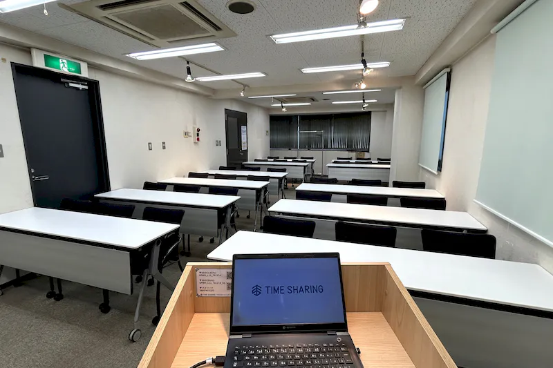 【TIME SHARING 田原町 USUI ANNEX｜田原町駅5分】33名着席で学びと交流に使える5階イベントスペース