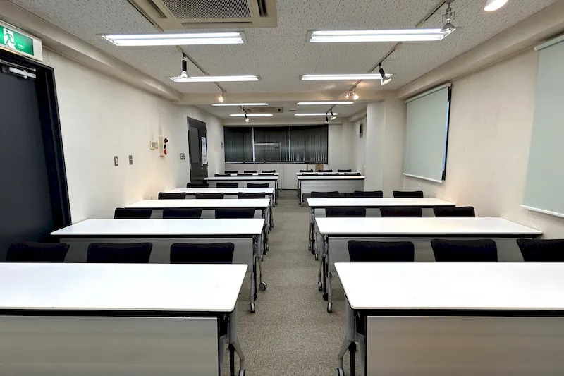 【TIME SHARING 田原町 USUI ANNEX｜田原町駅5分】33名着席で学びと交流に使える5階イベントスペース