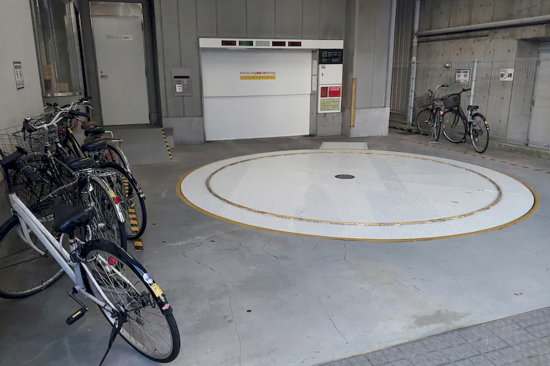 【四ツ橋駅1分】セミナーやワークショップに適した駅出口目の前のアクセス良好なスペース