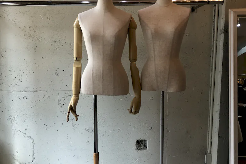 【薬院大通り駅2分】アパレルの展示販売会や各種ポップアップに最適な什器類全て無料貸出が可能な路面スペース