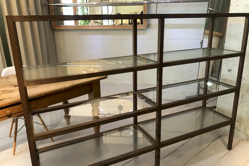 【薬院大通り駅2分】アパレルの展示販売会や各種ポップアップに最適な什器類全て無料貸出が可能な路面スペース