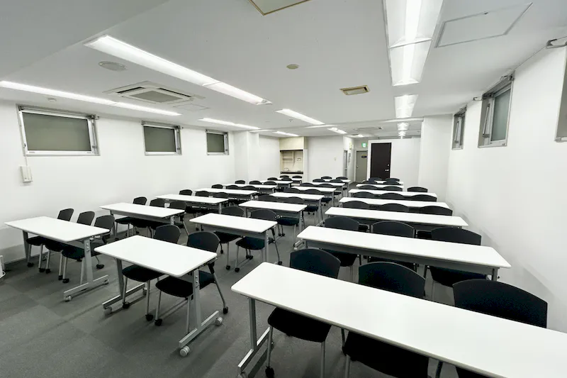 【TIME SHARING 渋谷｜渋谷駅1分】収容人数 着席52名｜無料のモニター・マイクなど什器が充実したイベントスペース