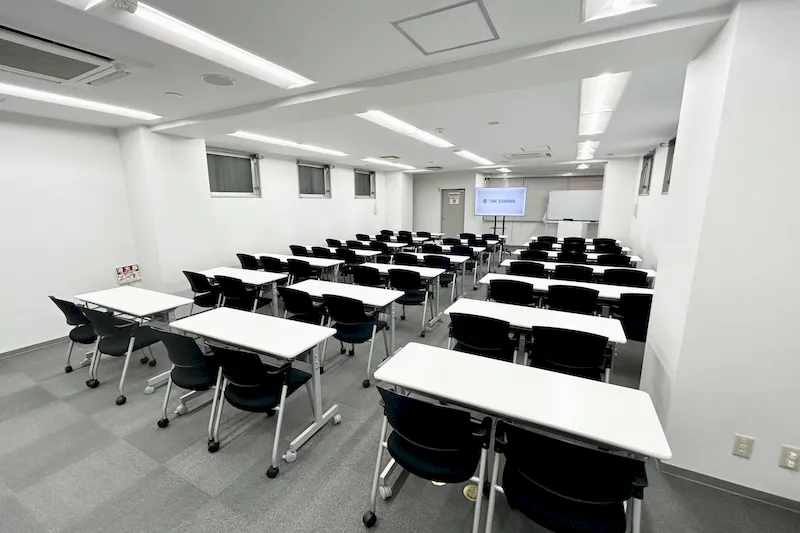 【TIME SHARING 渋谷｜渋谷駅1分】収容人数 着席52名｜無料のモニター・マイクなど什器が充実したイベントスペース