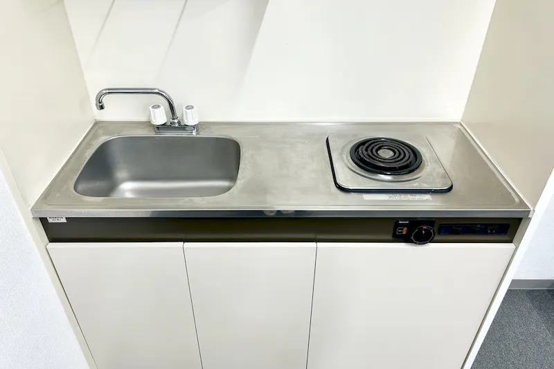 【TIME SHARING 渋谷｜渋谷駅1分】収容人数 着席52名｜無料のモニター・マイクなど什器が充実したイベントスペース